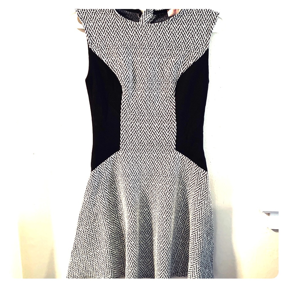 Nell dress herringbone size XS